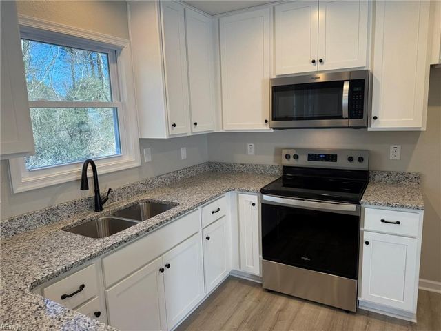 6967 Woodsville RD, Hayes, VA 23072