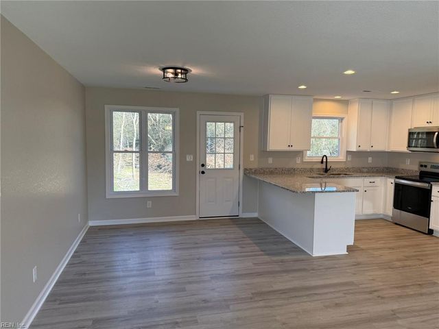 6967 Woodsville RD, Hayes, VA 23072