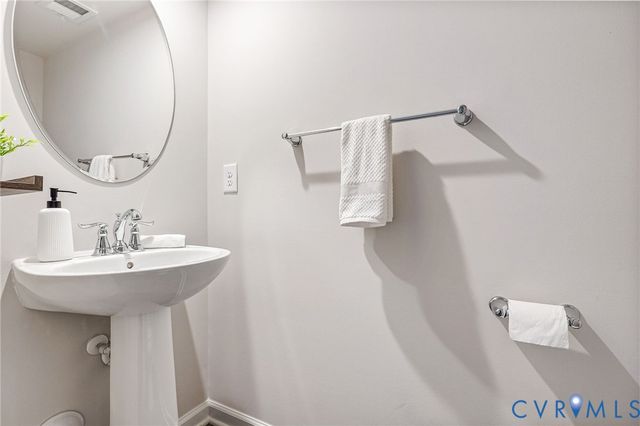 12728 Prestonfield Dr, Chester, VA 23836