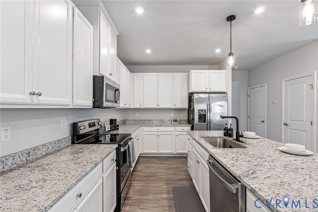 12728 Prestonfield Dr, Chester, VA 23836