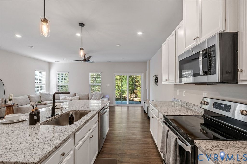 12728 Prestonfield Dr, Chester, VA 23836