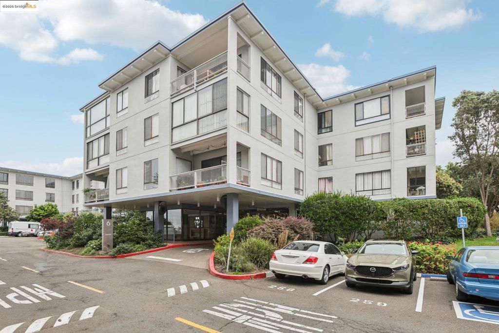 6 Admiral Dr A382, Emeryville, CA 94608