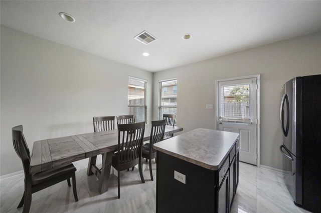 9303 Fuqua Breeze Drive, Houston, TX 77075