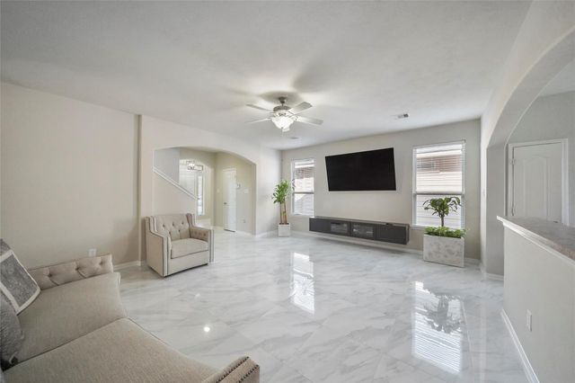 9303 Fuqua Breeze Drive, Houston, TX 77075