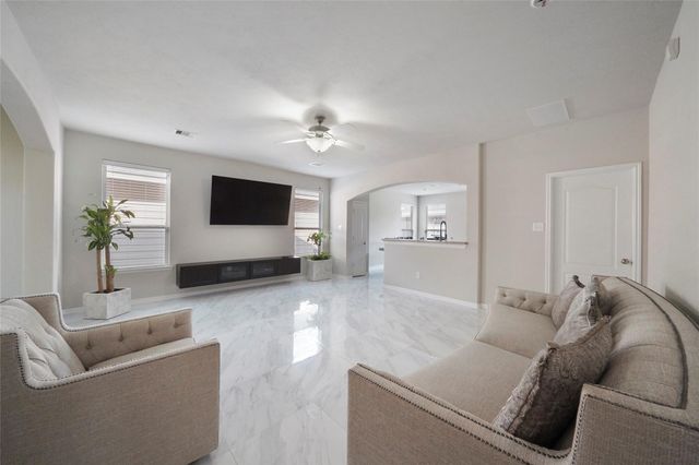 9303 Fuqua Breeze Drive, Houston, TX 77075