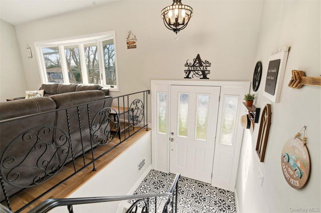 147 Jackson Avenue S, Saint James, NY 11780