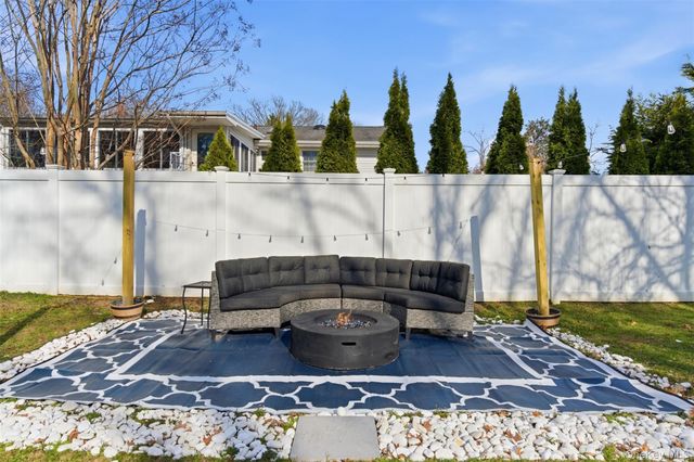 147 Jackson Avenue S, Saint James, NY 11780