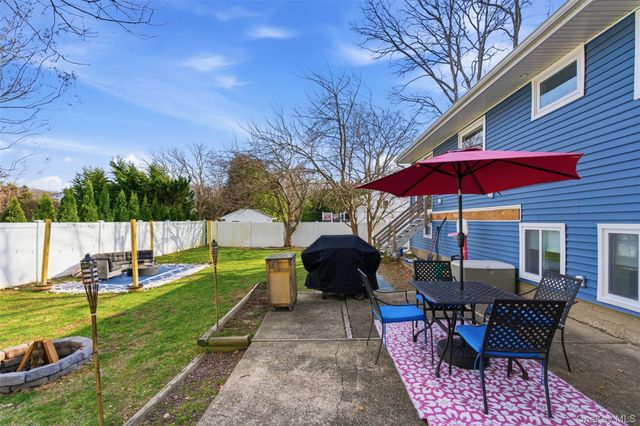 147 Jackson Avenue S, Saint James, NY 11780