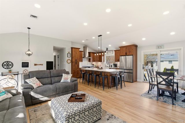 147 Jackson Avenue S, Saint James, NY 11780