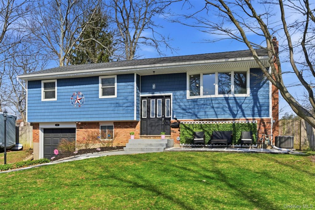 147 Jackson Avenue S, Saint James, NY 11780