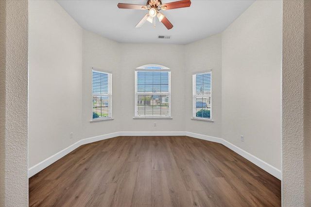 6395 W Portals Avenue, Fresno, CA 93723