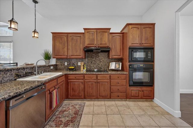 6395 W Portals Avenue, Fresno, CA 93723