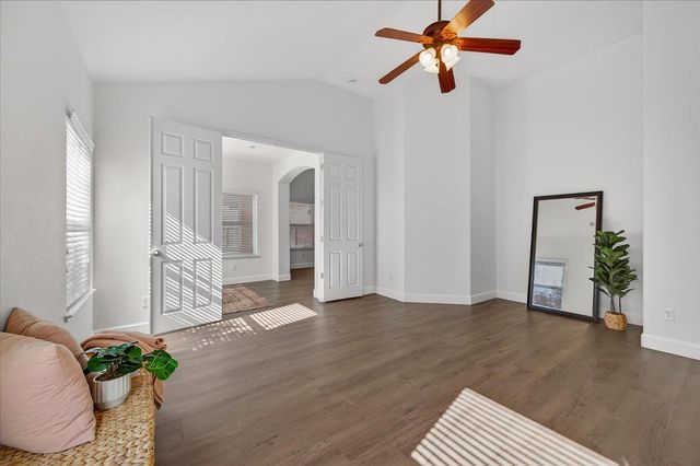 6395 W Portals Avenue, Fresno, CA 93723