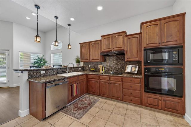 6395 W Portals Avenue, Fresno, CA 93723