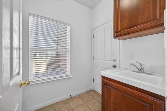 6395 W Portals Avenue, Fresno, CA 93723