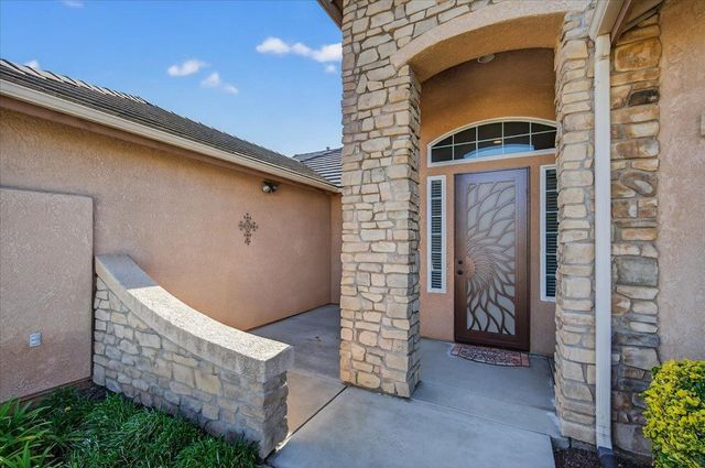 6395 W Portals Avenue, Fresno, CA 93723