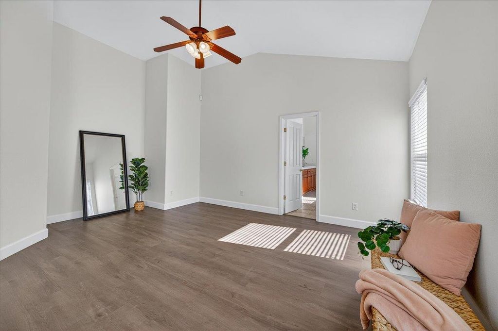 Image 29 of property listing at 6395 W Portals Avenue, Fresno, CA 93723