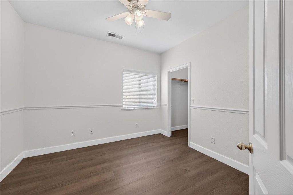 Image 39 of property listing at 6395 W Portals Avenue, Fresno, CA 93723