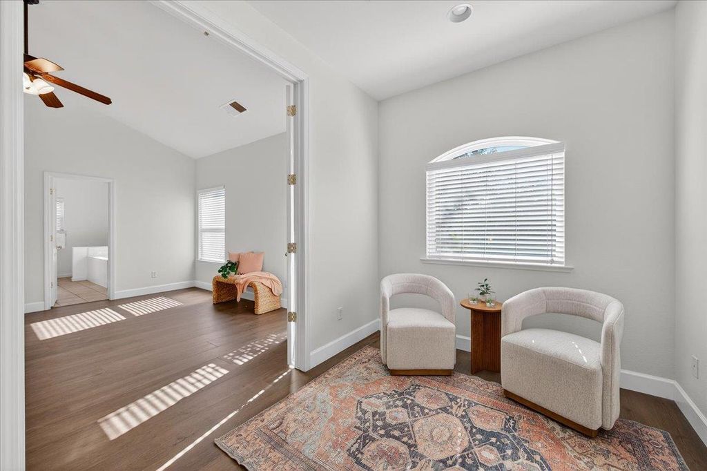 Image 4 of property listing at 6395 W Portals Avenue, Fresno, CA 93723