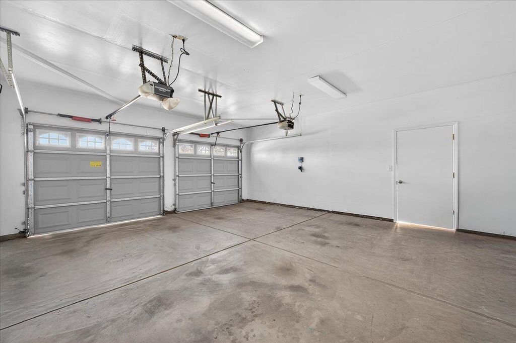 Image 53 of property listing at 6395 W Portals Avenue, Fresno, CA 93723