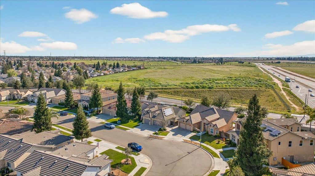 Image 59 of property listing at 6395 W Portals Avenue, Fresno, CA 93723