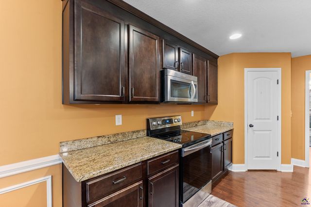 107 Justin Drive, Byron, GA 31008