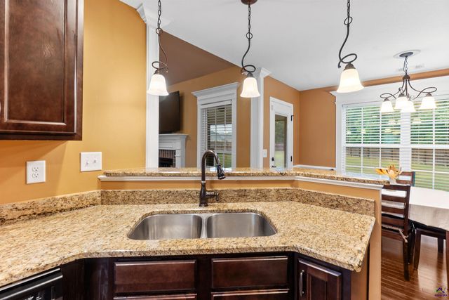 107 Justin Drive, Byron, GA 31008
