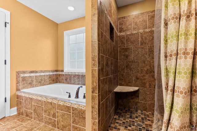 107 Justin Drive, Byron, GA 31008