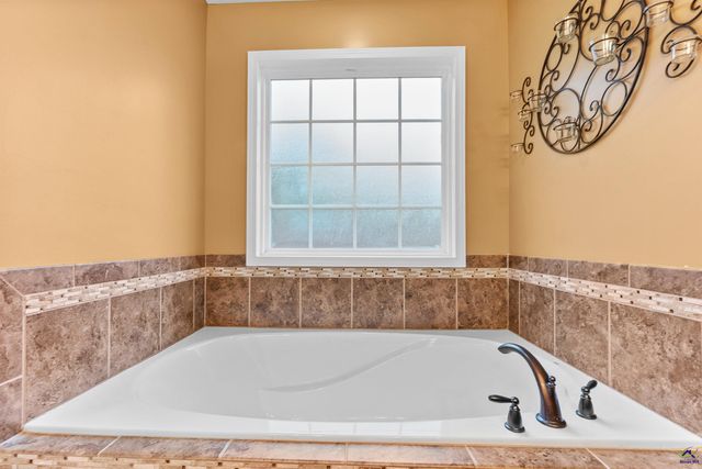 107 Justin Drive, Byron, GA 31008