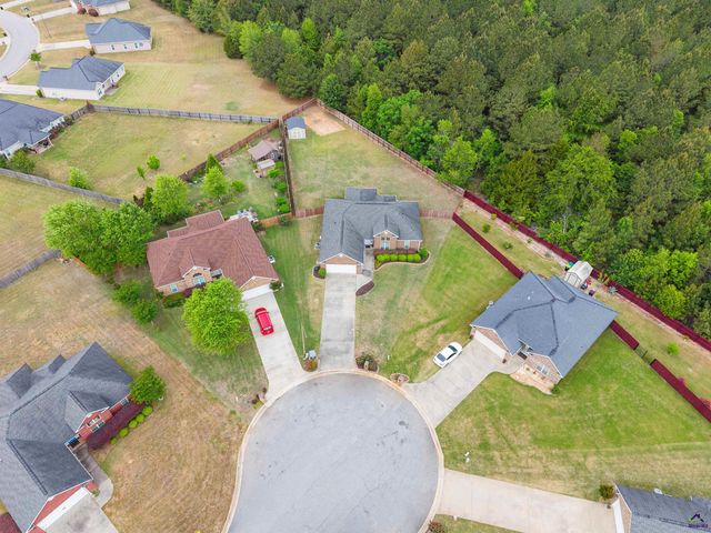 107 Justin Drive, Byron, GA 31008
