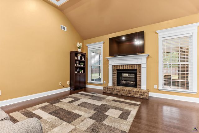 107 Justin Drive, Byron, GA 31008