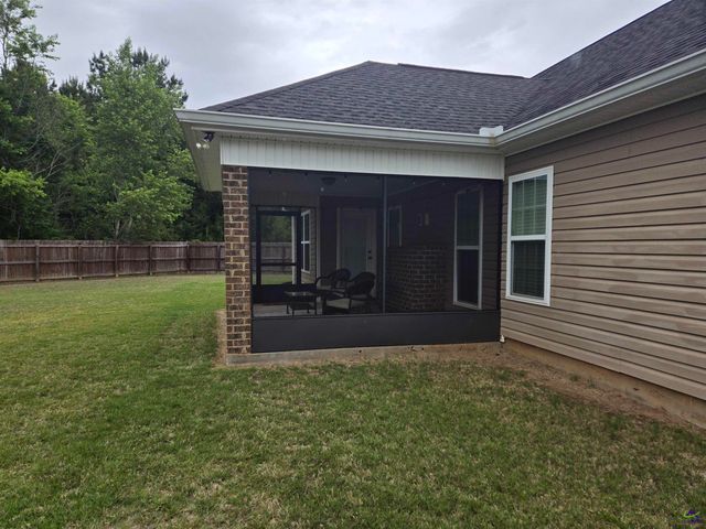 107 Justin Drive, Byron, GA 31008