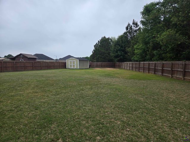 107 Justin Drive, Byron, GA 31008