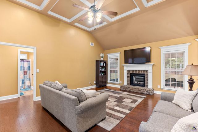 107 Justin Drive, Byron, GA 31008