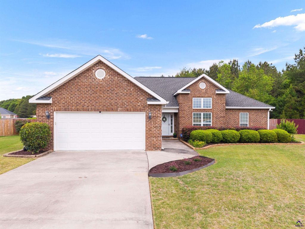 107 Justin Drive, Byron, GA 31008