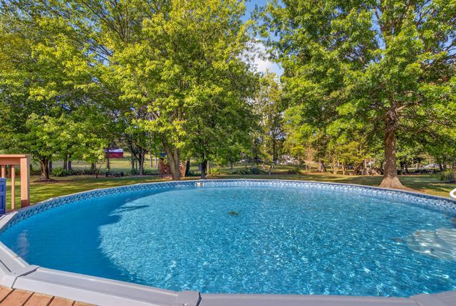 102 Arrowood Dr, Cottontown, TN 37048