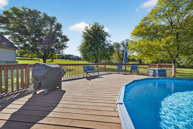 102 Arrowood Dr, Cottontown, TN 37048