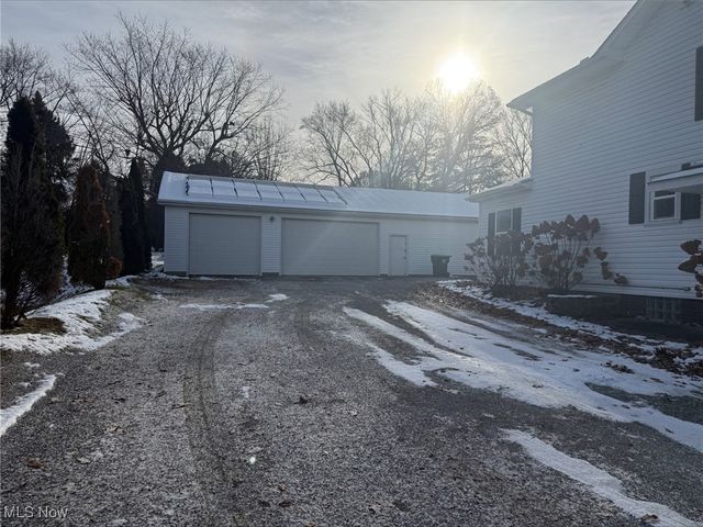 5700 Broadway Avenue, Louisville, OH 44641