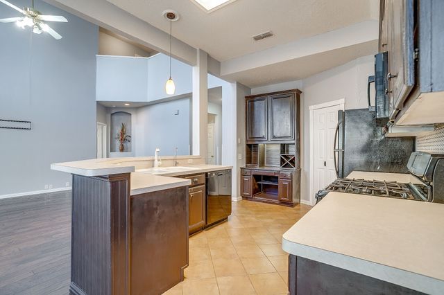 519 Deerwood Drive, Burleson, TX 76028