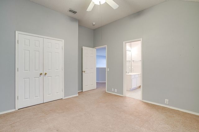 519 Deerwood Drive, Burleson, TX 76028