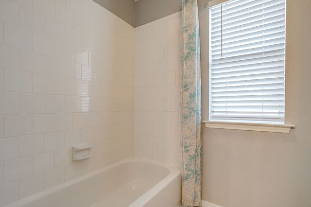 519 Deerwood Drive, Burleson, TX 76028