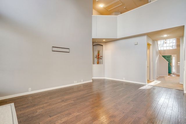 519 Deerwood Drive, Burleson, TX 76028