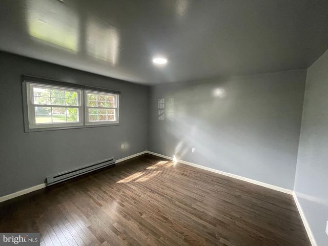 219 MURRAY DR, Allentown, PA 18104