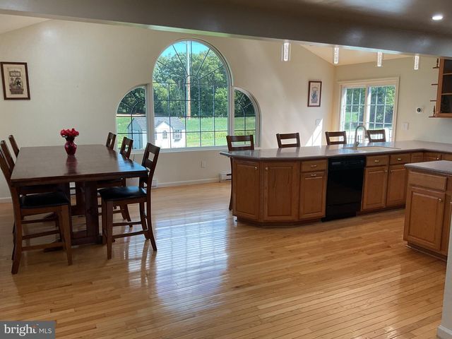 219 MURRAY DR, Allentown, PA 18104