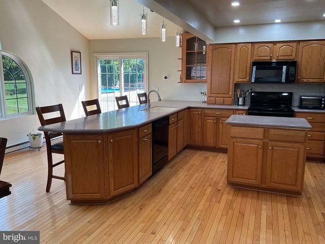 219 MURRAY DR, Allentown, PA 18104