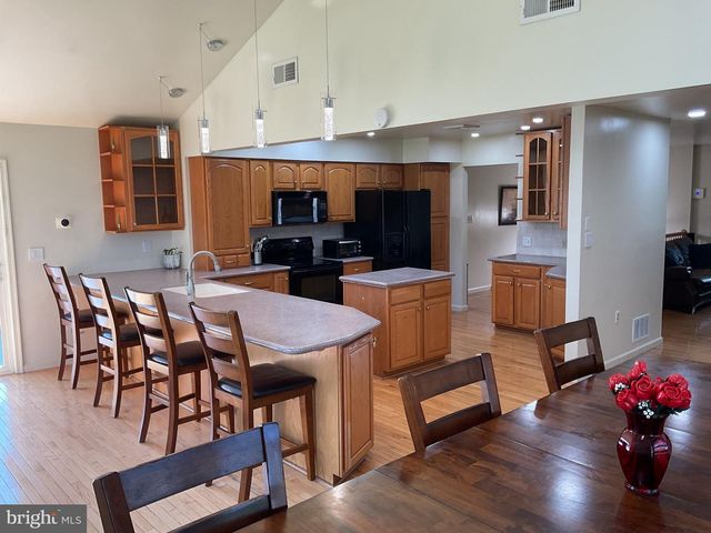219 MURRAY DR, Allentown, PA 18104