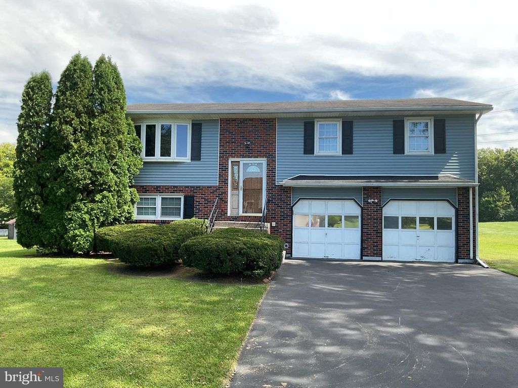 219 MURRAY DR, Allentown, PA 18104