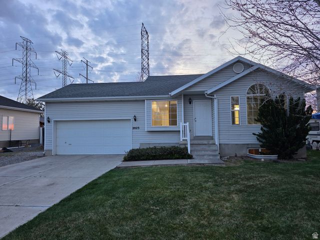 2023 N 1615 W, Clinton, UT 84015