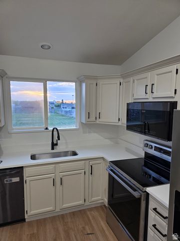 2023 N 1615 W, Clinton, UT 84015