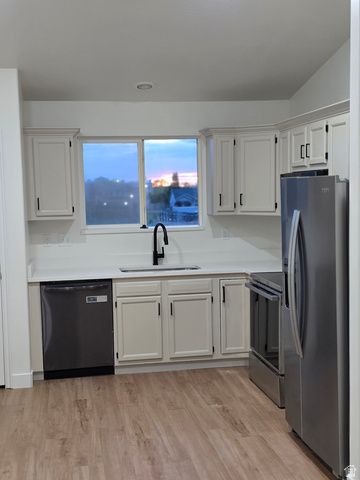 2023 N 1615 W, Clinton, UT 84015